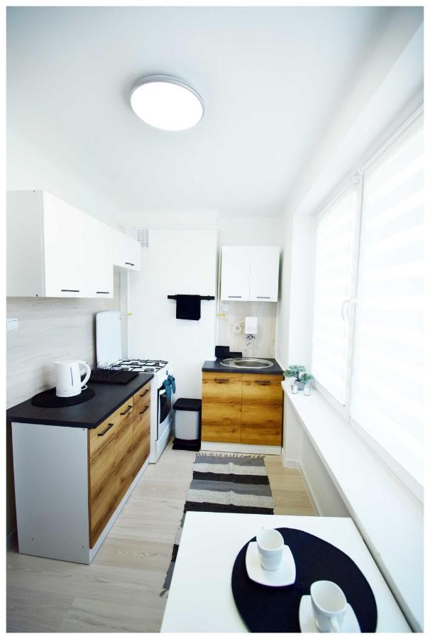 Color24 Centrum Nisko Appartement Buitenkant foto