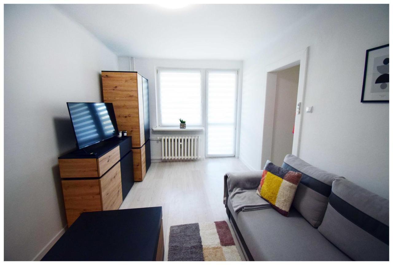 Color24 Centrum Nisko Appartement Buitenkant foto